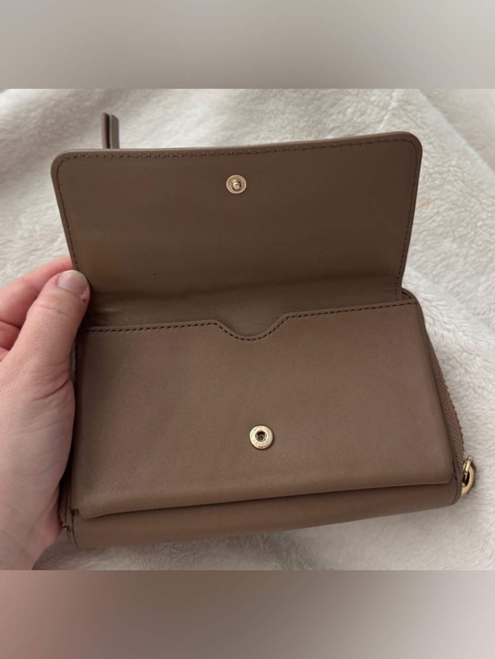 HENRI BENDEL ✨ Taupe Leather Wristlet Wallet - Picture 4 of 7